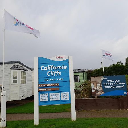 3 Bed ,Sleeps 8 Caravan California Cliffs Holiday Park Scratby Exterior photo