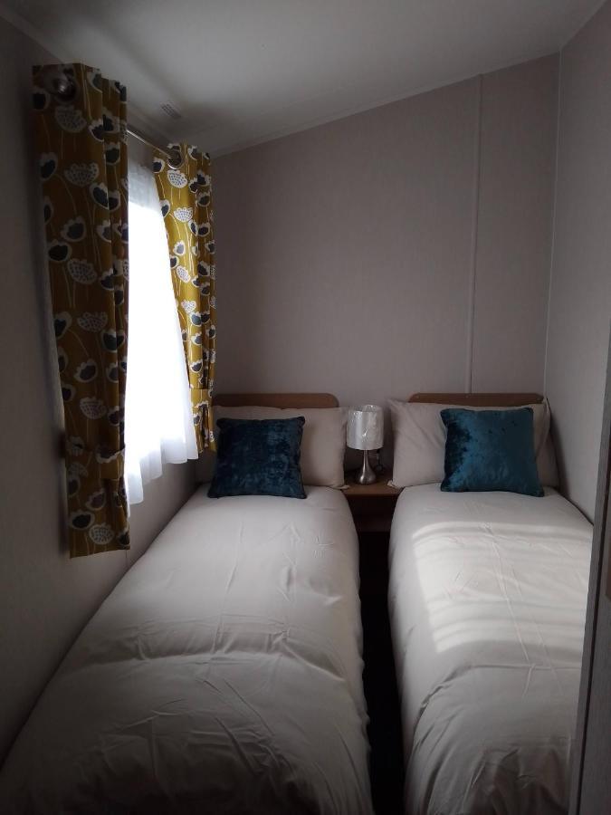 3 Bed ,Sleeps 8 Caravan California Cliffs Holiday Park Scratby Exterior photo