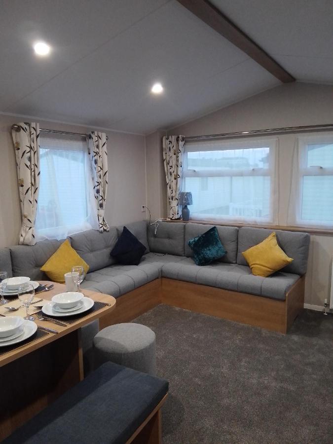 3 Bed ,Sleeps 8 Caravan California Cliffs Holiday Park Scratby Exterior photo