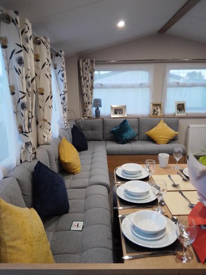 3 Bed ,Sleeps 8 Caravan California Cliffs Holiday Park Scratby Exterior photo