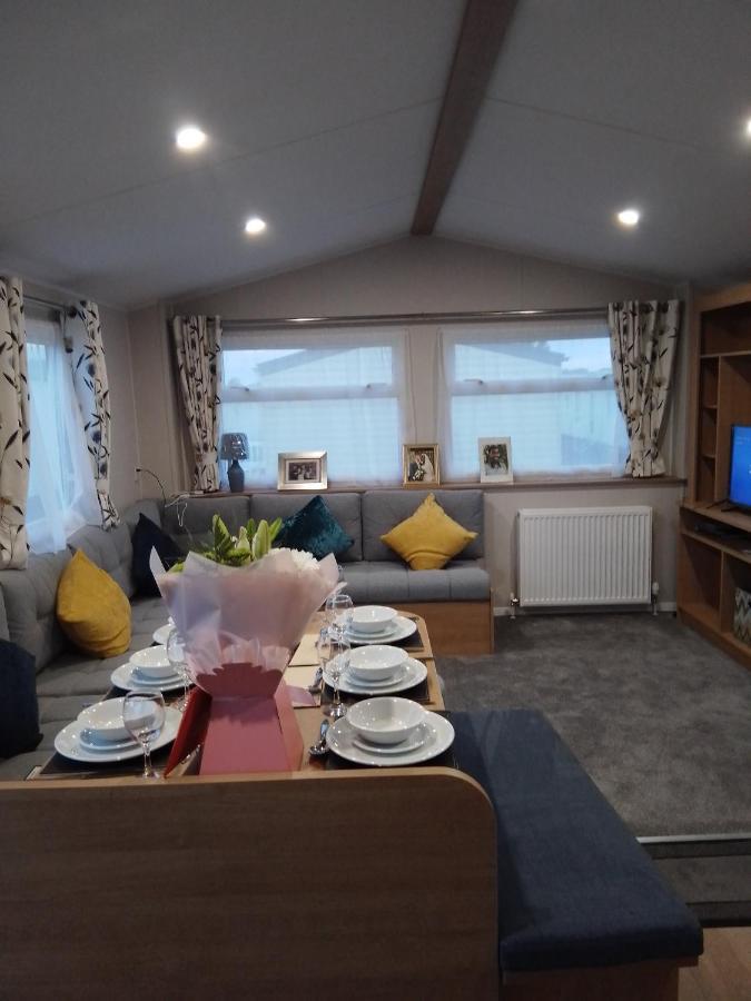 3 Bed ,Sleeps 8 Caravan California Cliffs Holiday Park Scratby Exterior photo