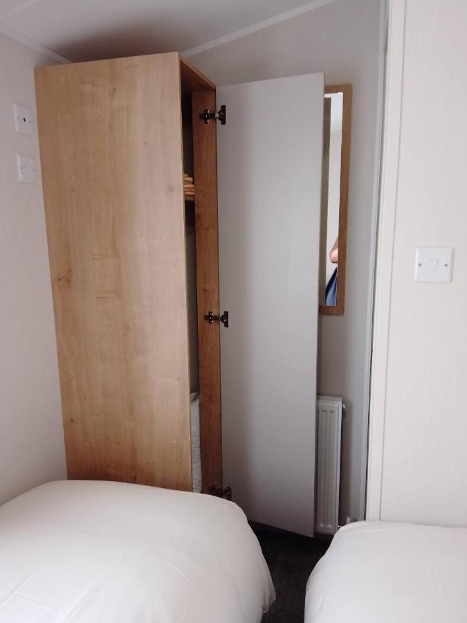3 Bed ,Sleeps 8 Caravan California Cliffs Holiday Park Scratby Exterior photo