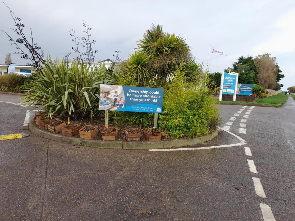 3 Bed ,Sleeps 8 Caravan California Cliffs Holiday Park Scratby Exterior photo
