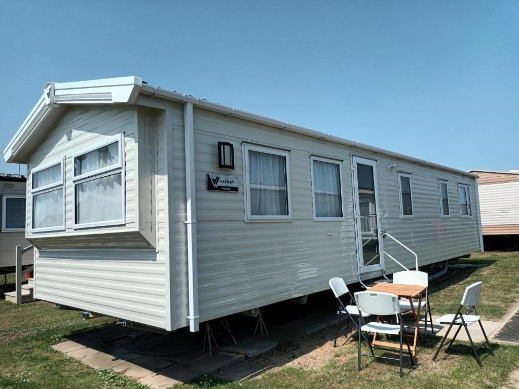 3 Bed ,Sleeps 8 Caravan California Cliffs Holiday Park Scratby Exterior photo